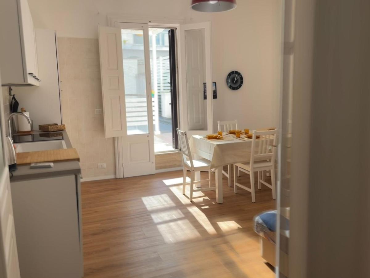 Casa In Centro Con Terrazzo Apartment Bari Luaran gambar