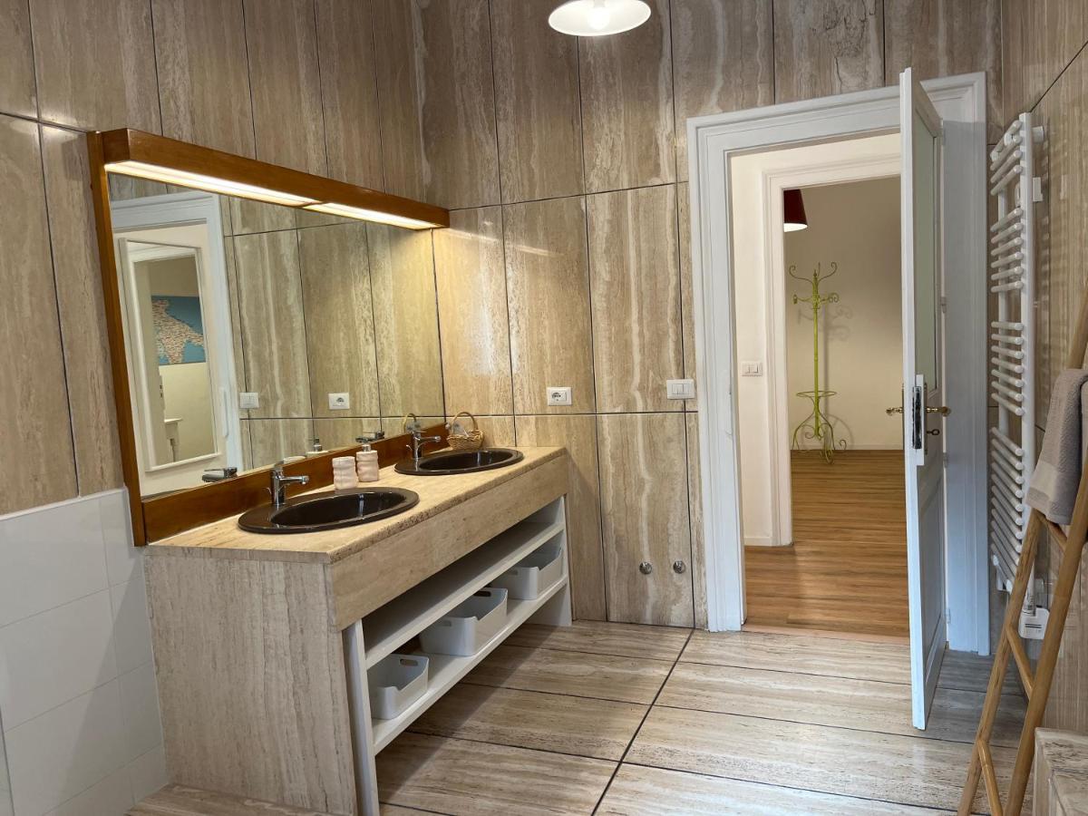 Casa In Centro Con Terrazzo Apartment Bari Luaran gambar